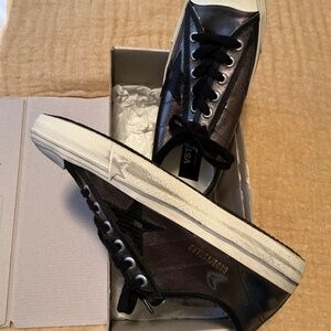 Golden Goose Metallic V star Women’s Sz 40 NIB